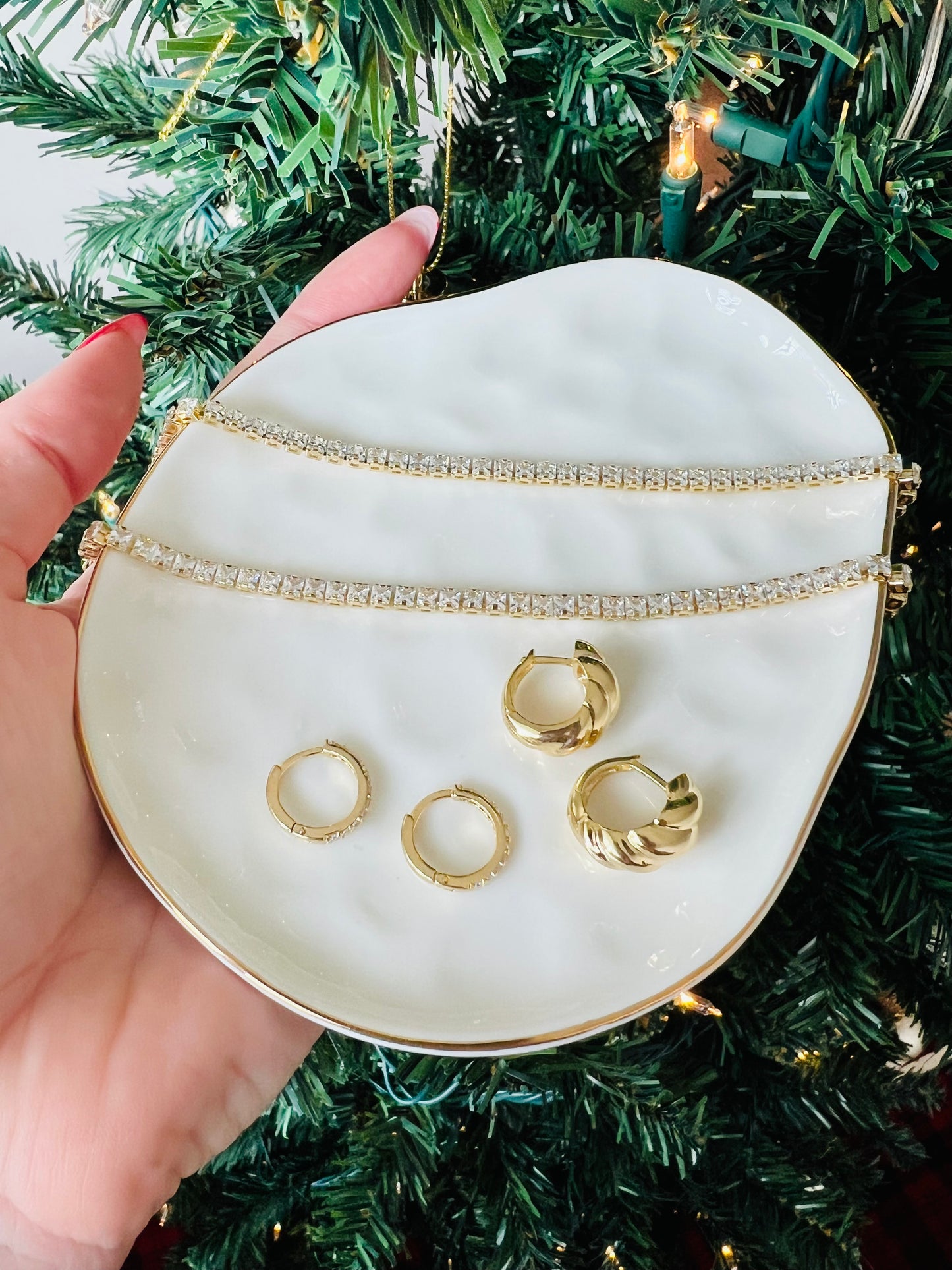 Gloria Croissant Clicker Earring Hoop