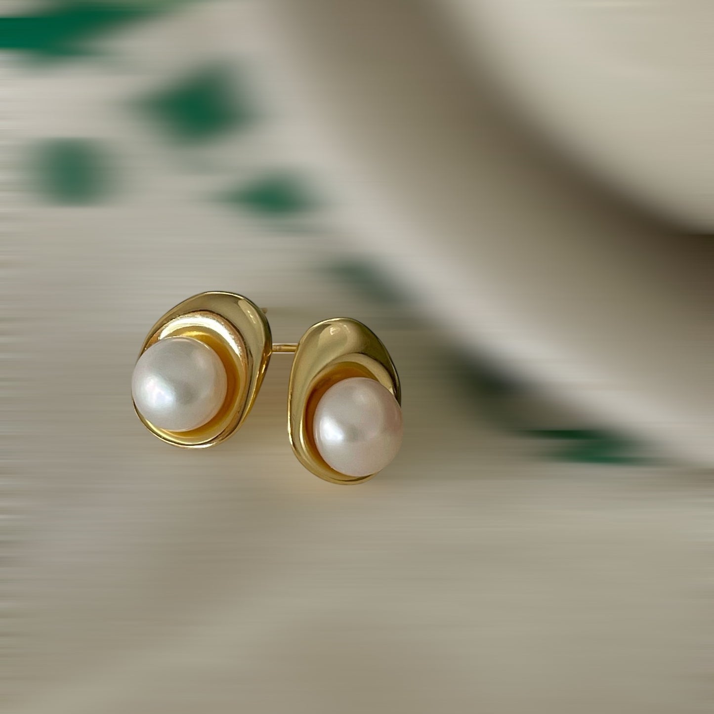 Vita Pearl Earrings