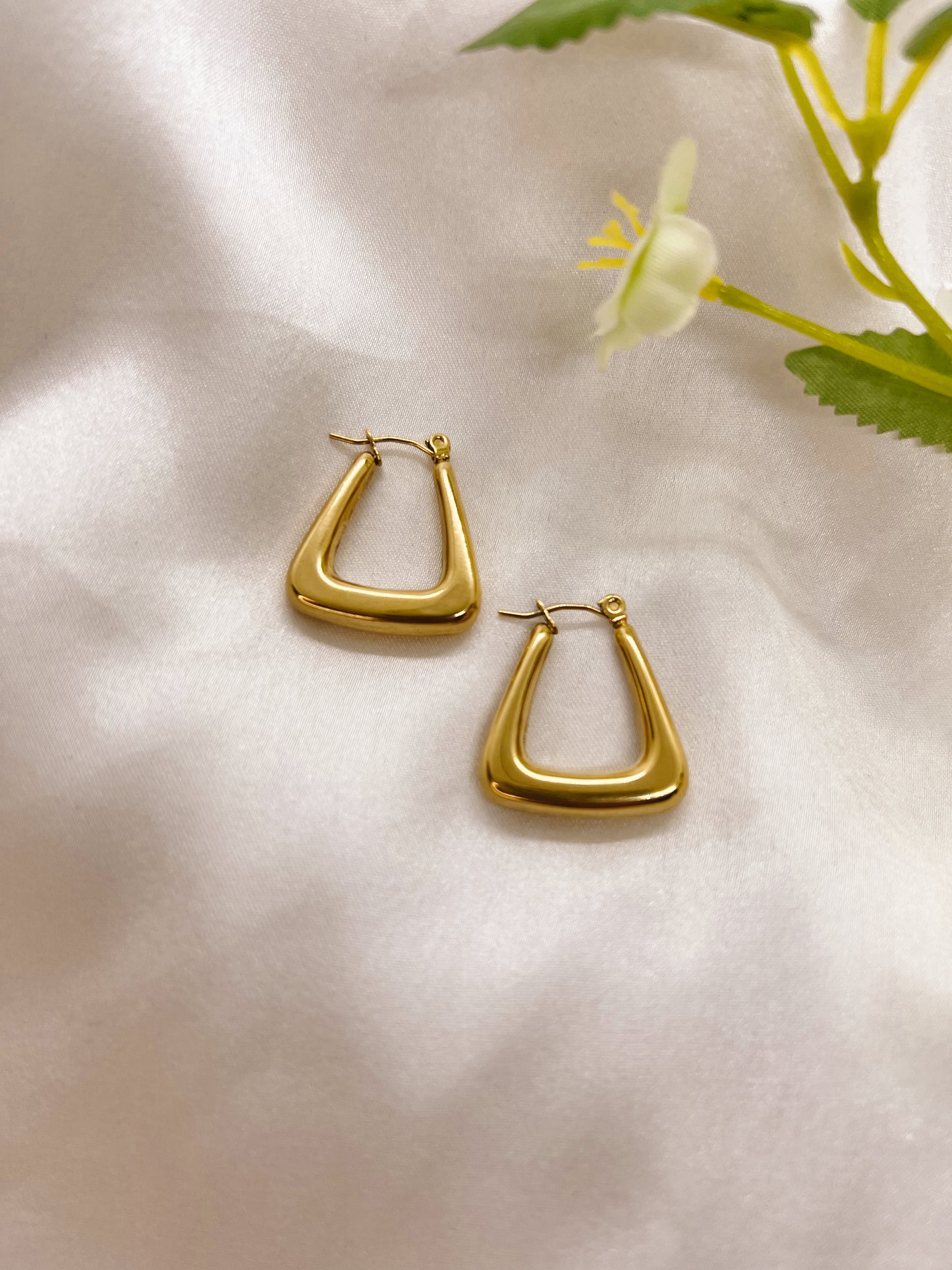 Try Me Triangle Half Hoops