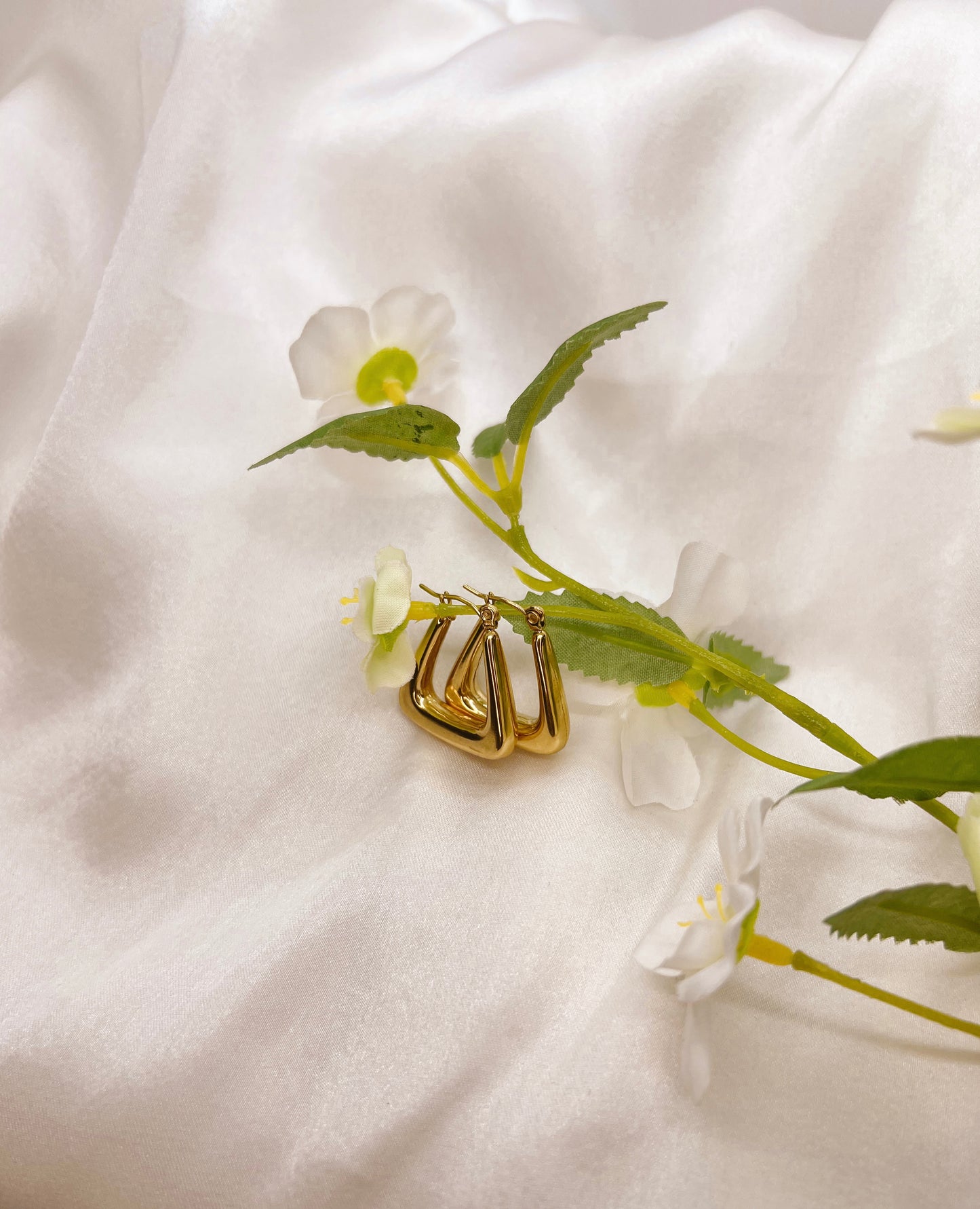 Try Me Triangle Half Hoops