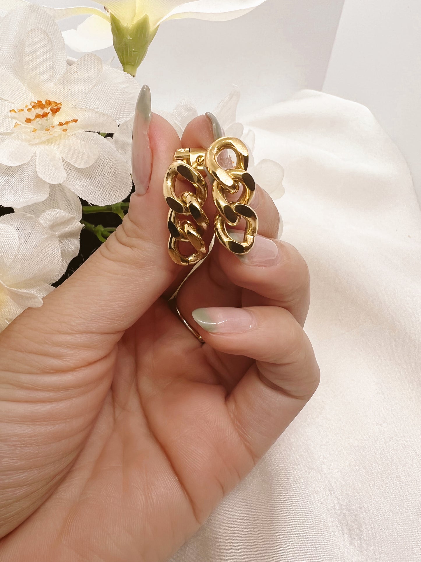 Baby Chain Link Earrings