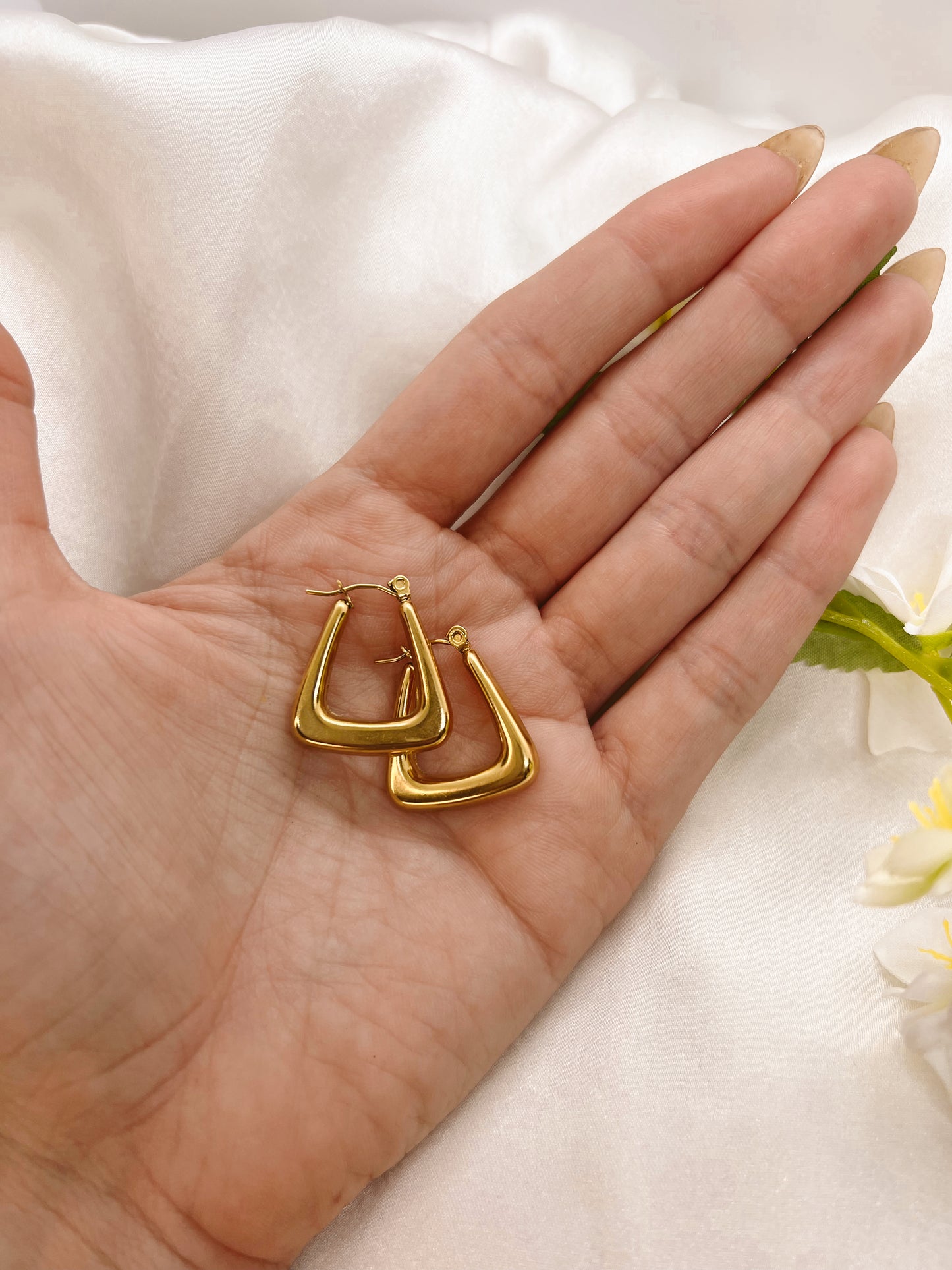 Try Me Triangle Half Hoops