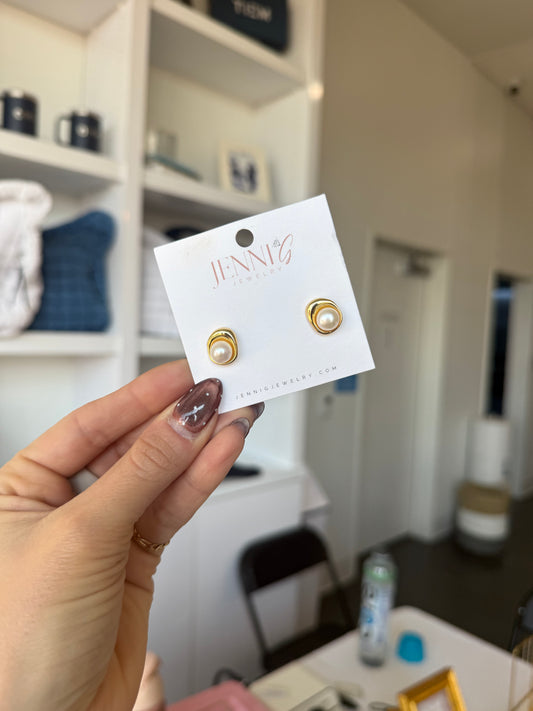 Vita Pearl Earrings