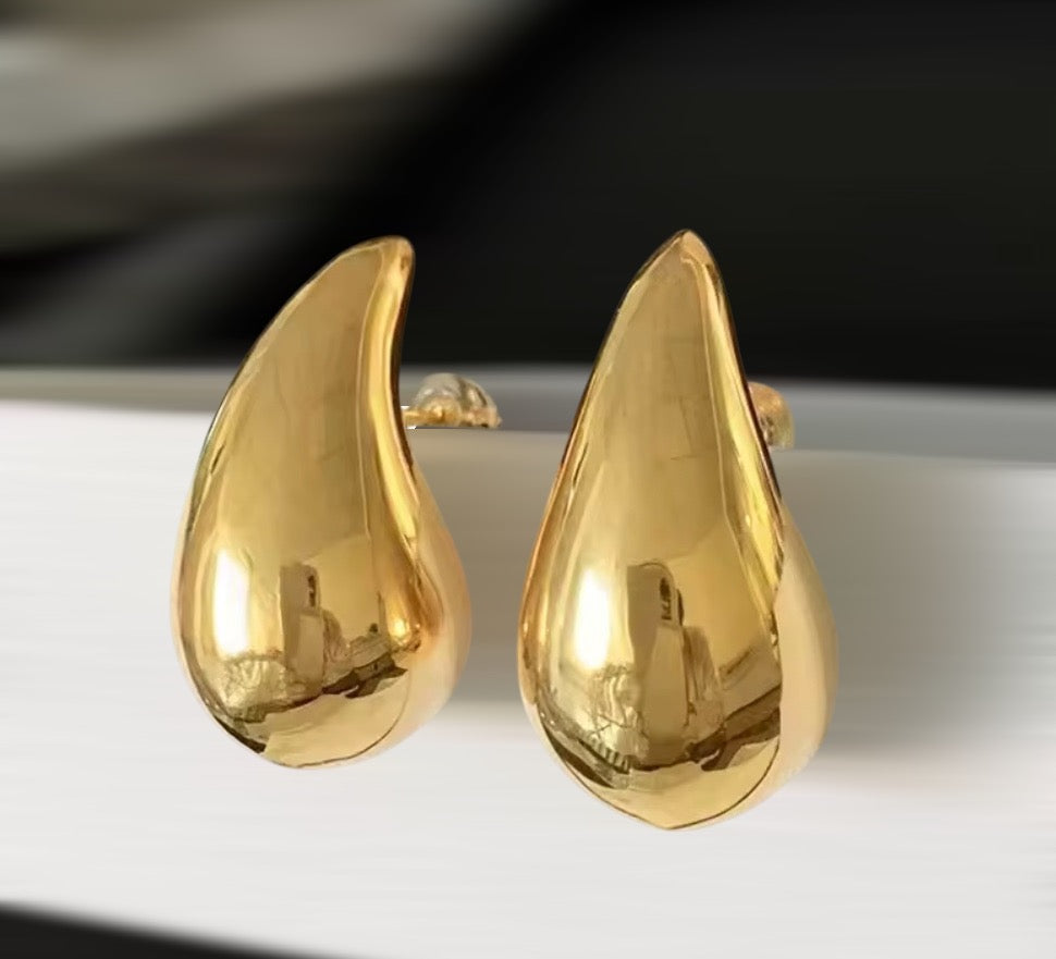 Teardrop Stud